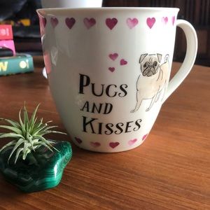 Milly Green pugs and kisses mug